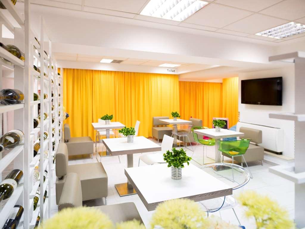 Hotel Ibis Styles Skopje Restaurant photo